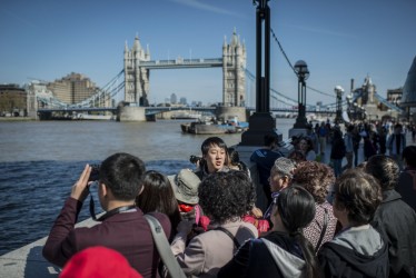 Торговая война переориентировала китайских туристов из США в Европу